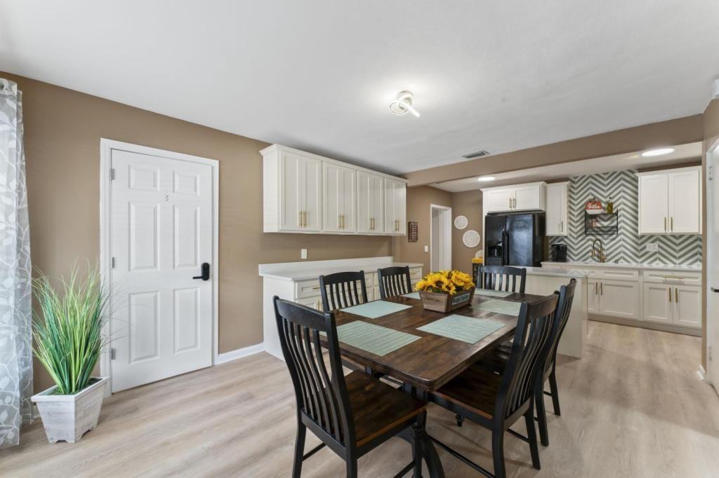 6272 Spring Forest Cir - Photo 6 of 34