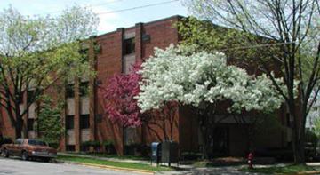 featured image of 102 N Franklin St