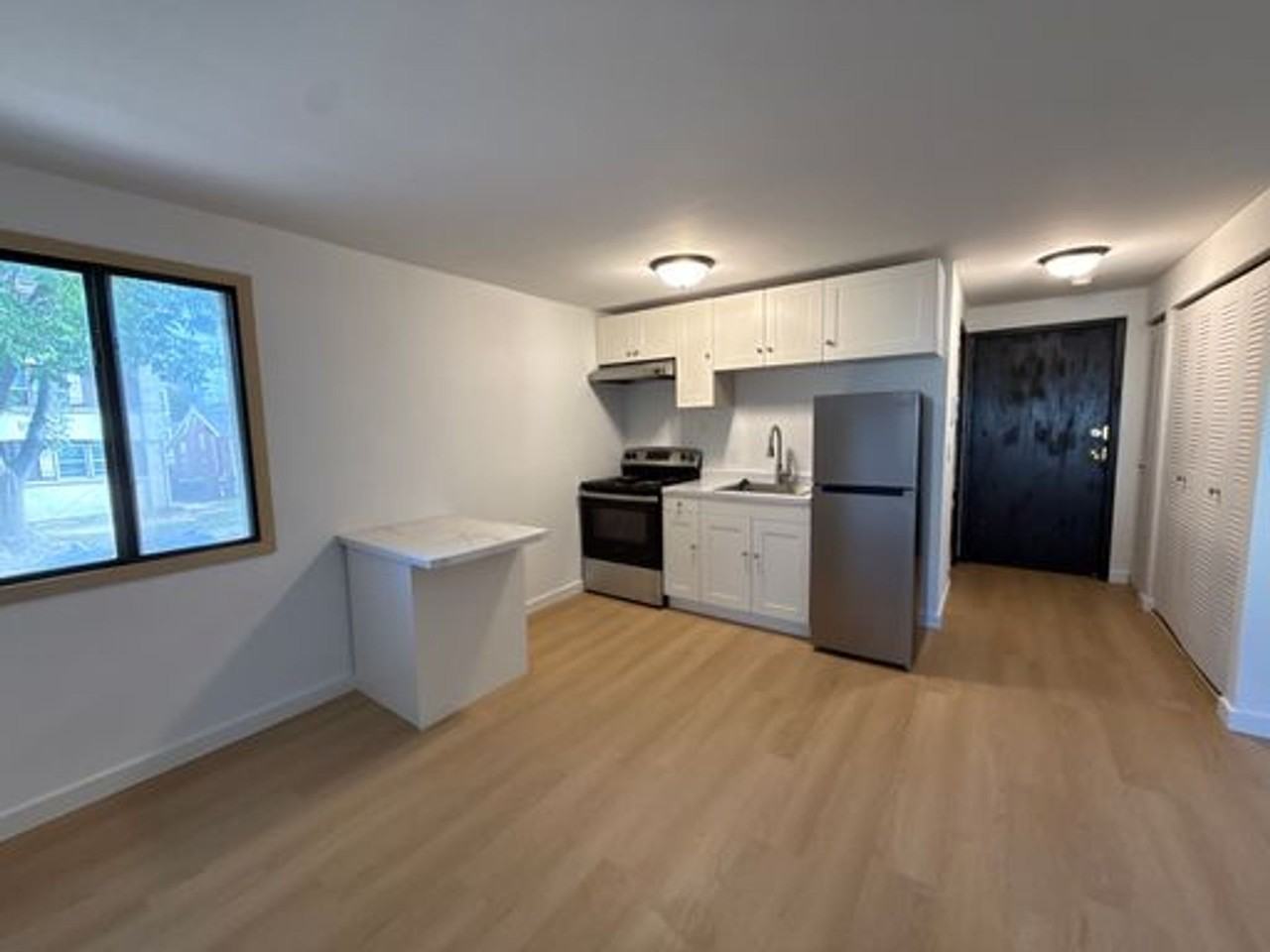 Courtyard Apartments - Photo 4 of 13