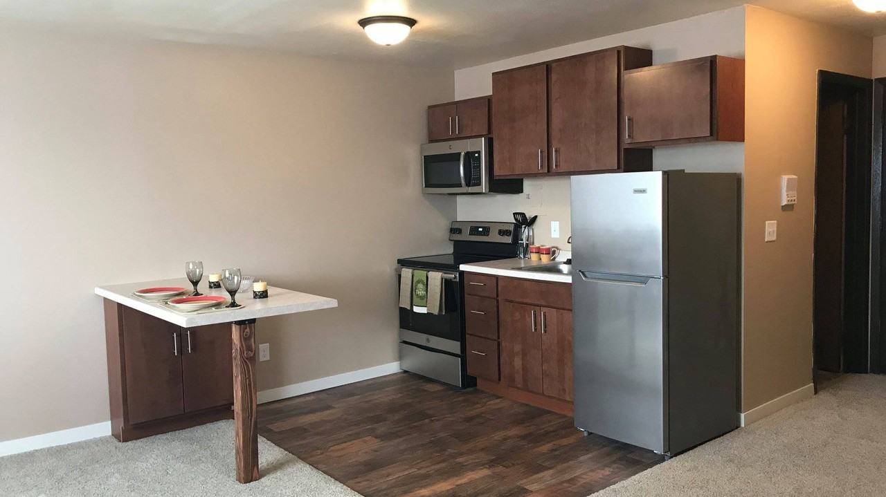 Courtyard Apartments - Photo 5 of 13