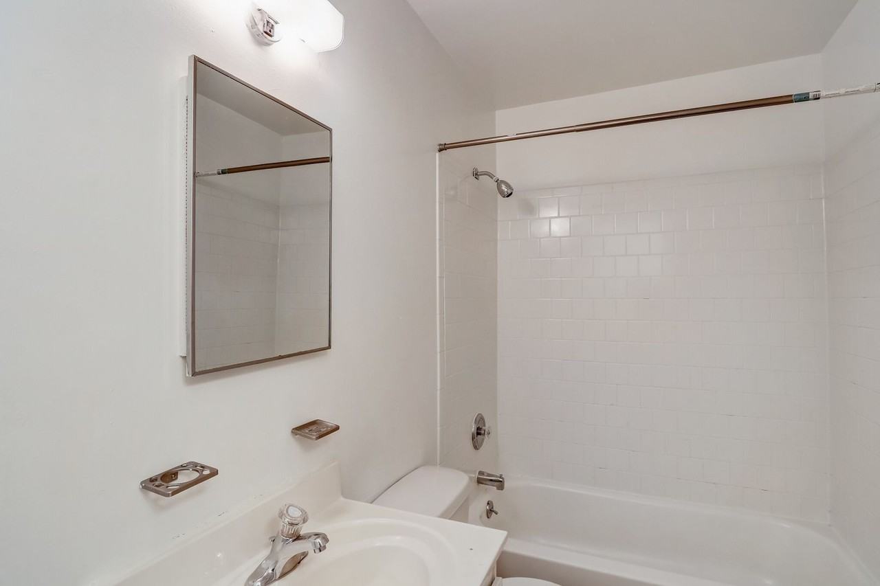 Hillsdale Manor Apartments - Photo 7 of 33