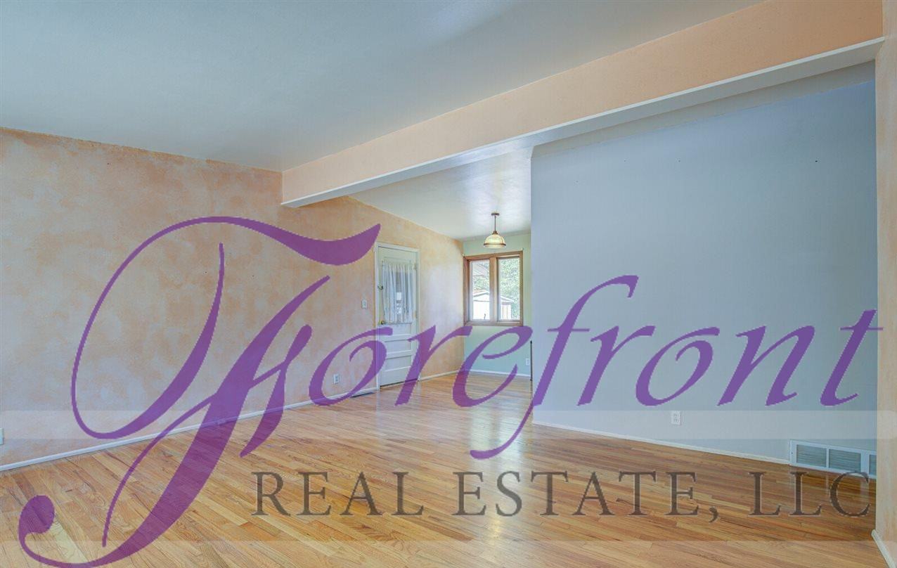 2045 Laramie Ave - Photo 2 of 13