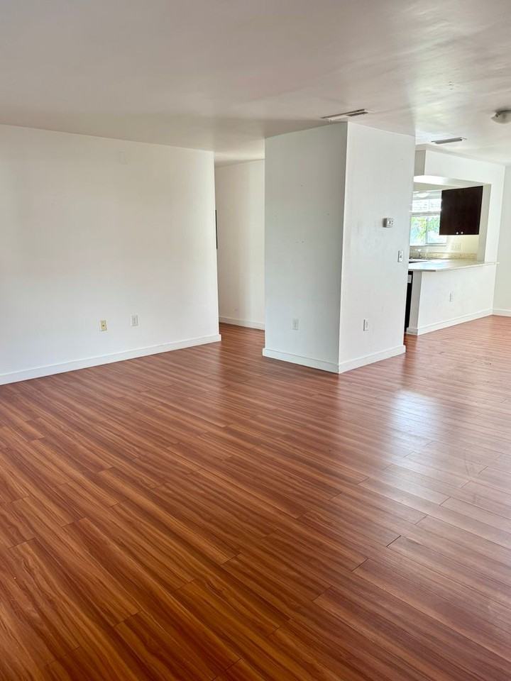 Portofino at Largo - Photo 4 of 10