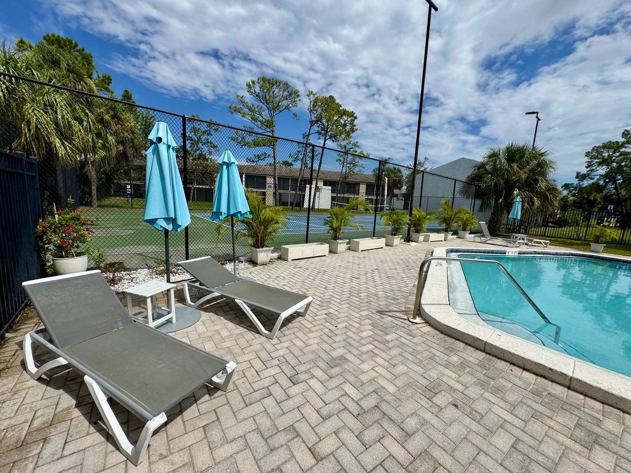 Portofino at Largo - Photo 5 of 10