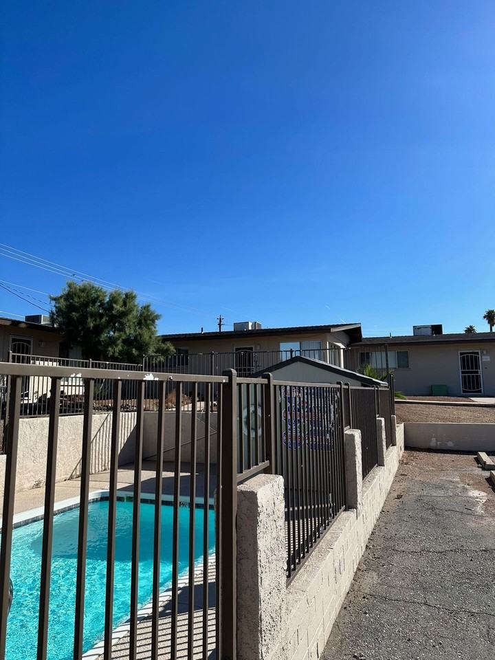 2841 McCulloch Blvd N - Photo 5 of 9