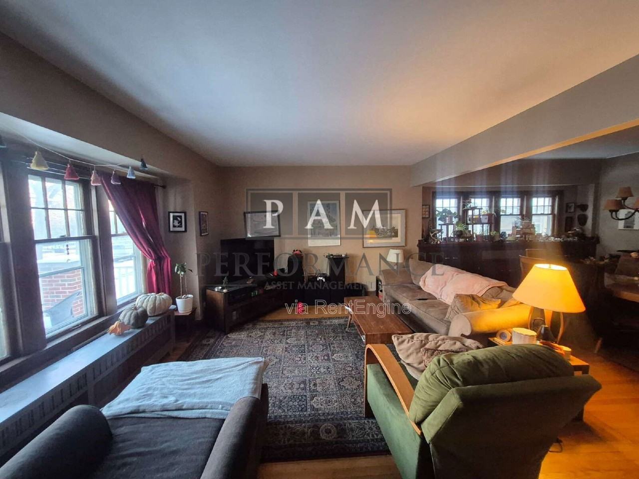 4035 N Stowell Ave - Photo 2 of 13