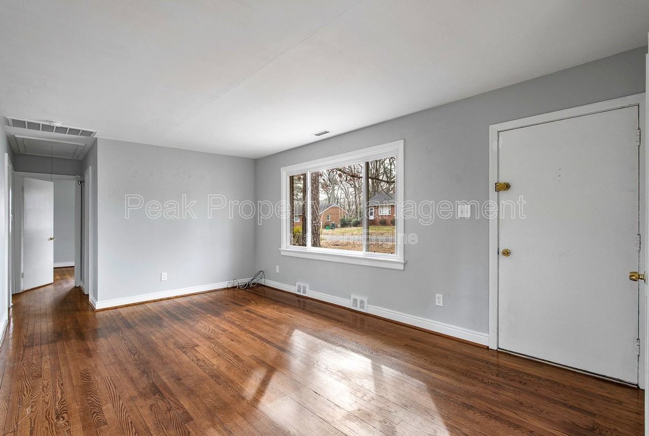 8518 Mark Lawn Dr - Photo 7 of 23