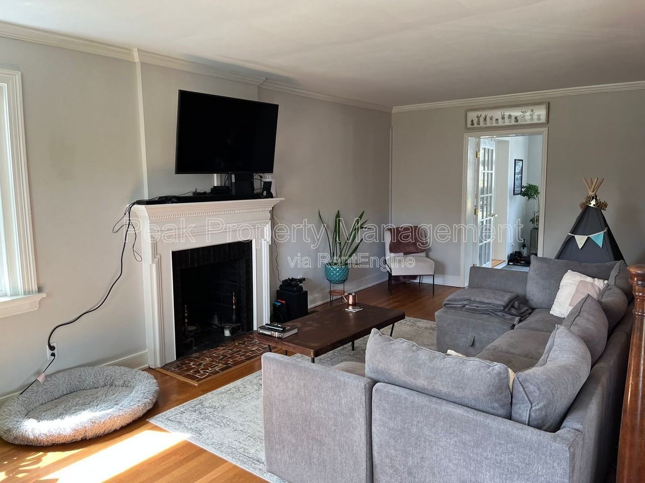 3514 Montrose Ave - Photo 5 of 17