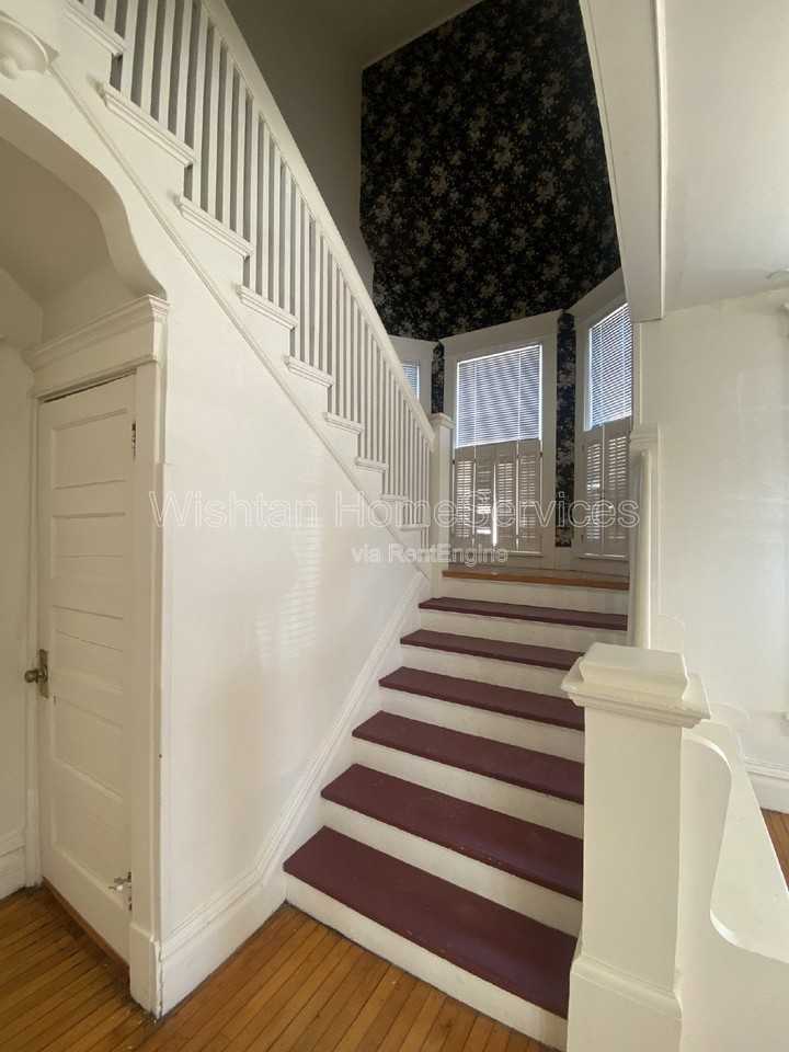 224 N Ward St - Photo 4 of 44