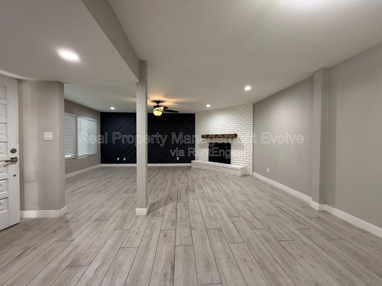 606 E Royal Palm Sq N - Photo 7 of 31