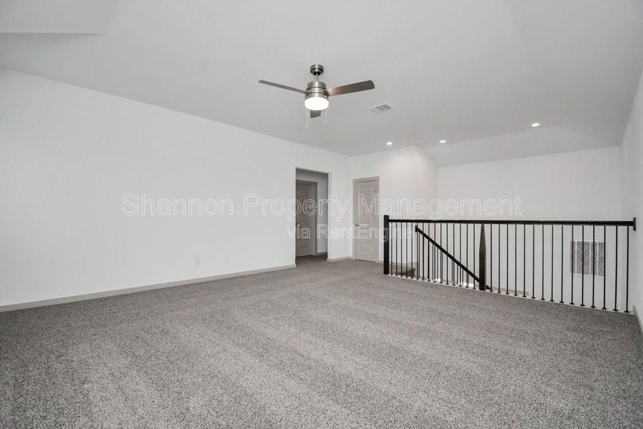 3711 Jayci Lake Trce - Photo 2 of 9