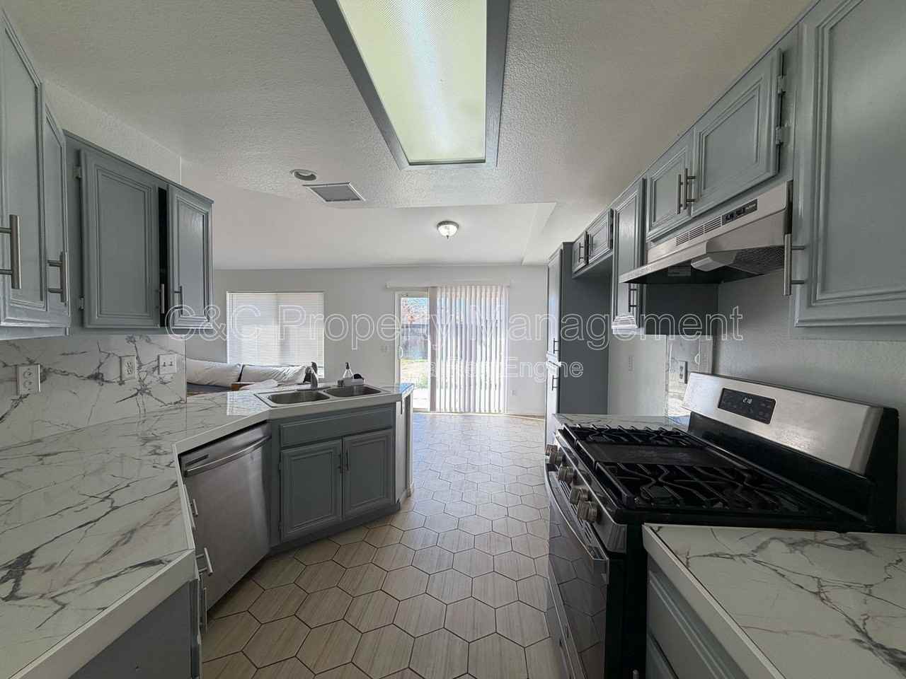 14554 Monterey Pl - Photo 6 of 16