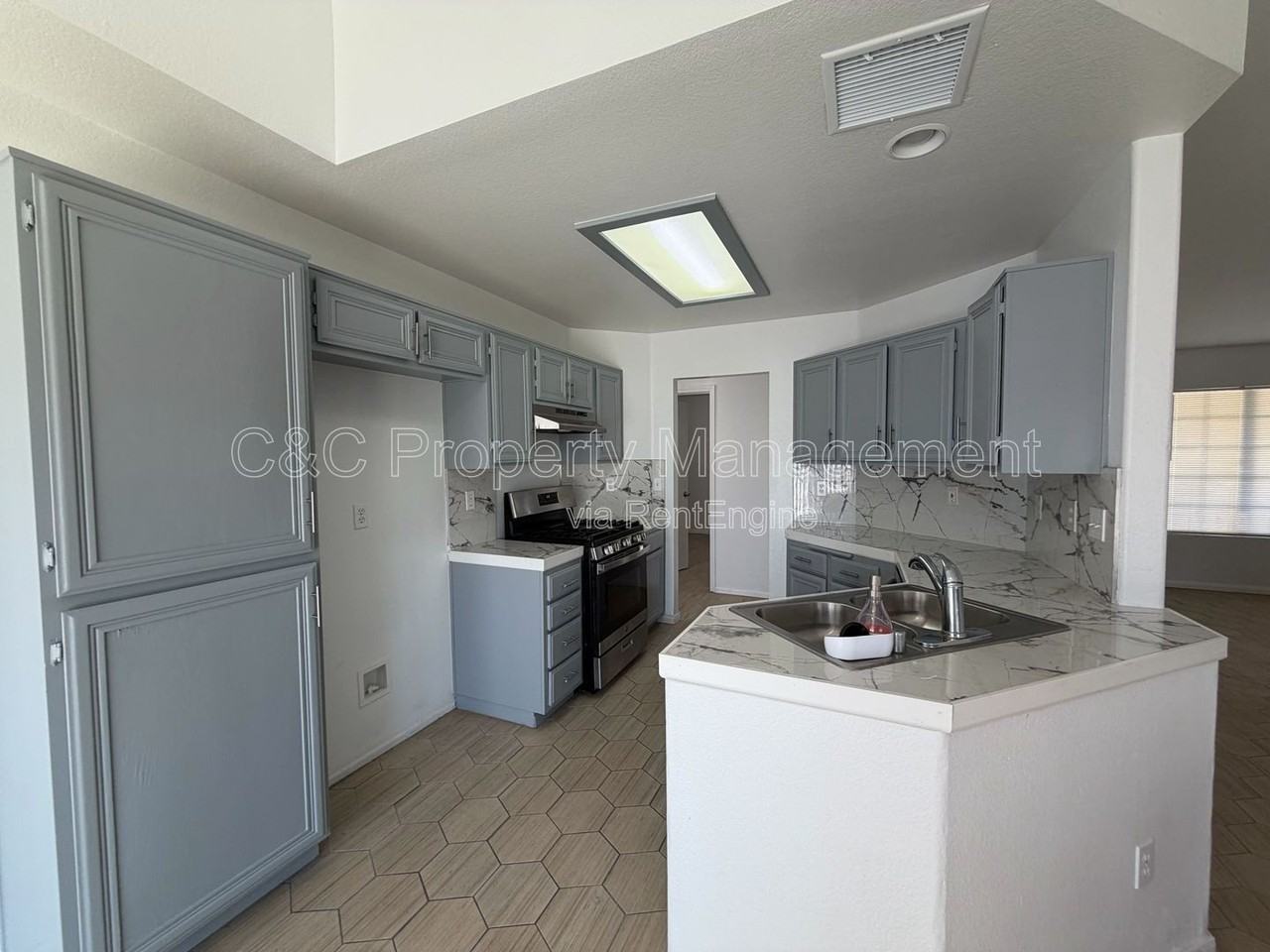 14554 Monterey Pl - Photo 7 of 16