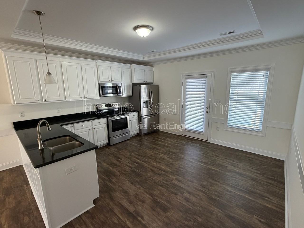 220 Braylock Dr - Photo 4 of 22