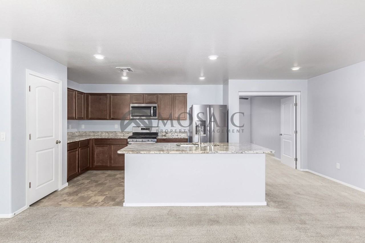 1517 E Saint Catherine Ave - Photo 7 of 25