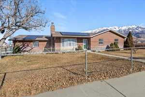 featured image of 632 W 1600 N