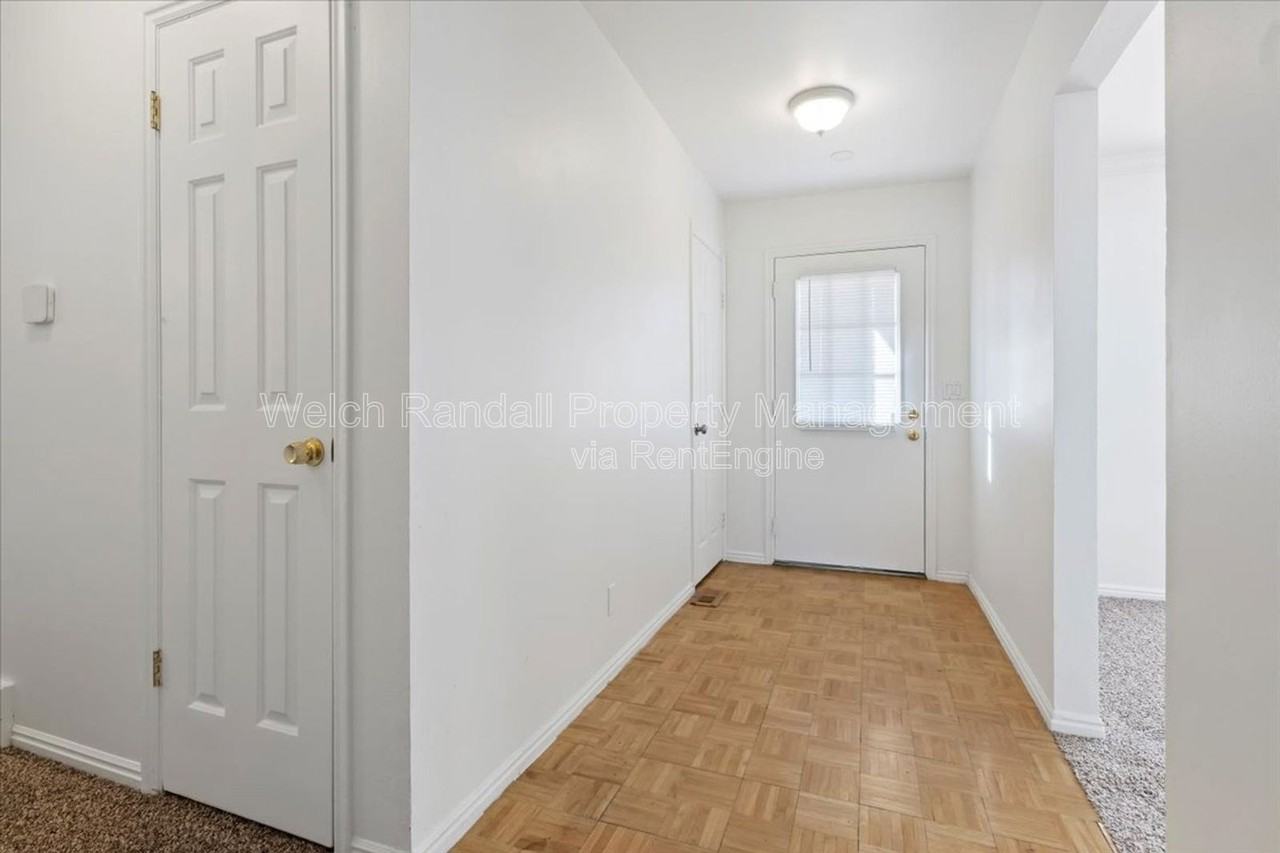 632 W 1600 N - Photo 4 of 36