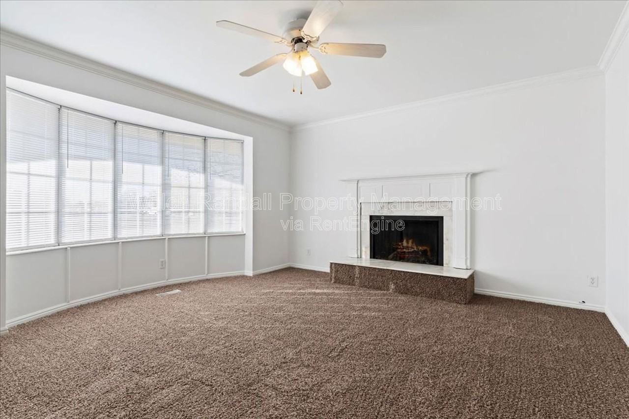 632 W 1600 N - Photo 5 of 36