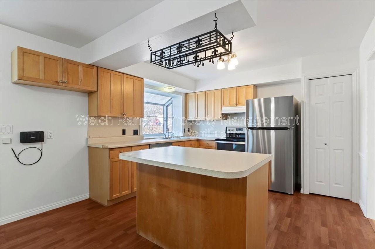 632 W 1600 N - Photo 7 of 36