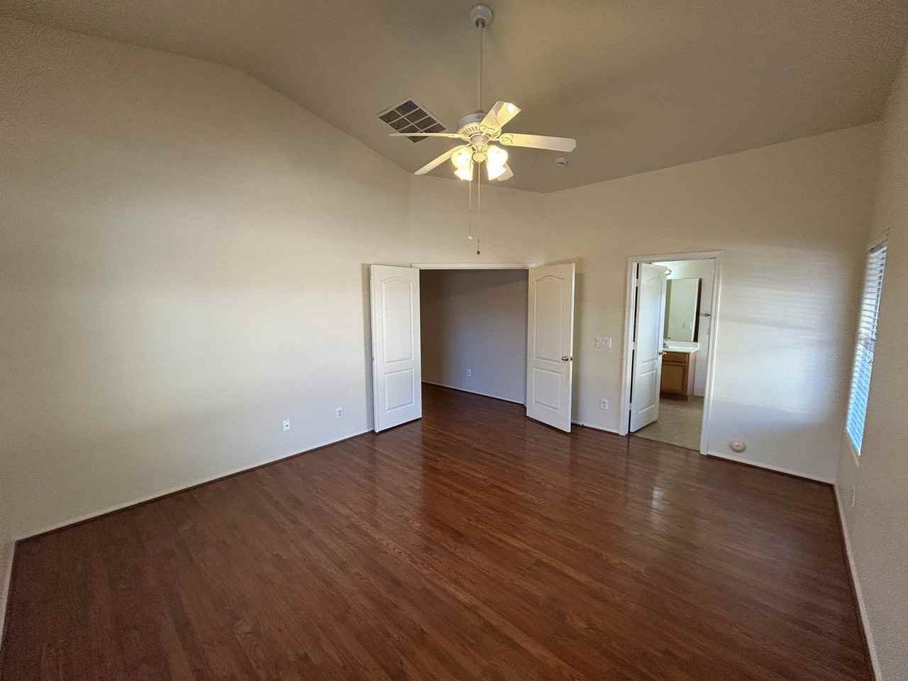 15948 W Latham St - Photo 7 of 18