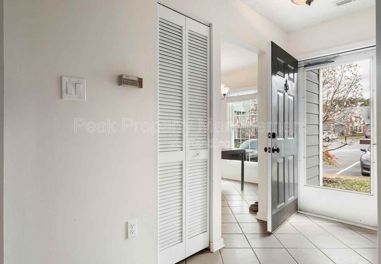 4929 Cavan Green Ct - Photo 6 of 22