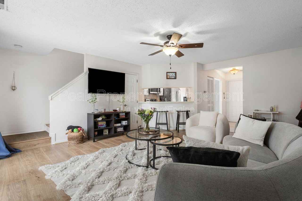 4929 Cavan Green Ct - Photo 7 of 22