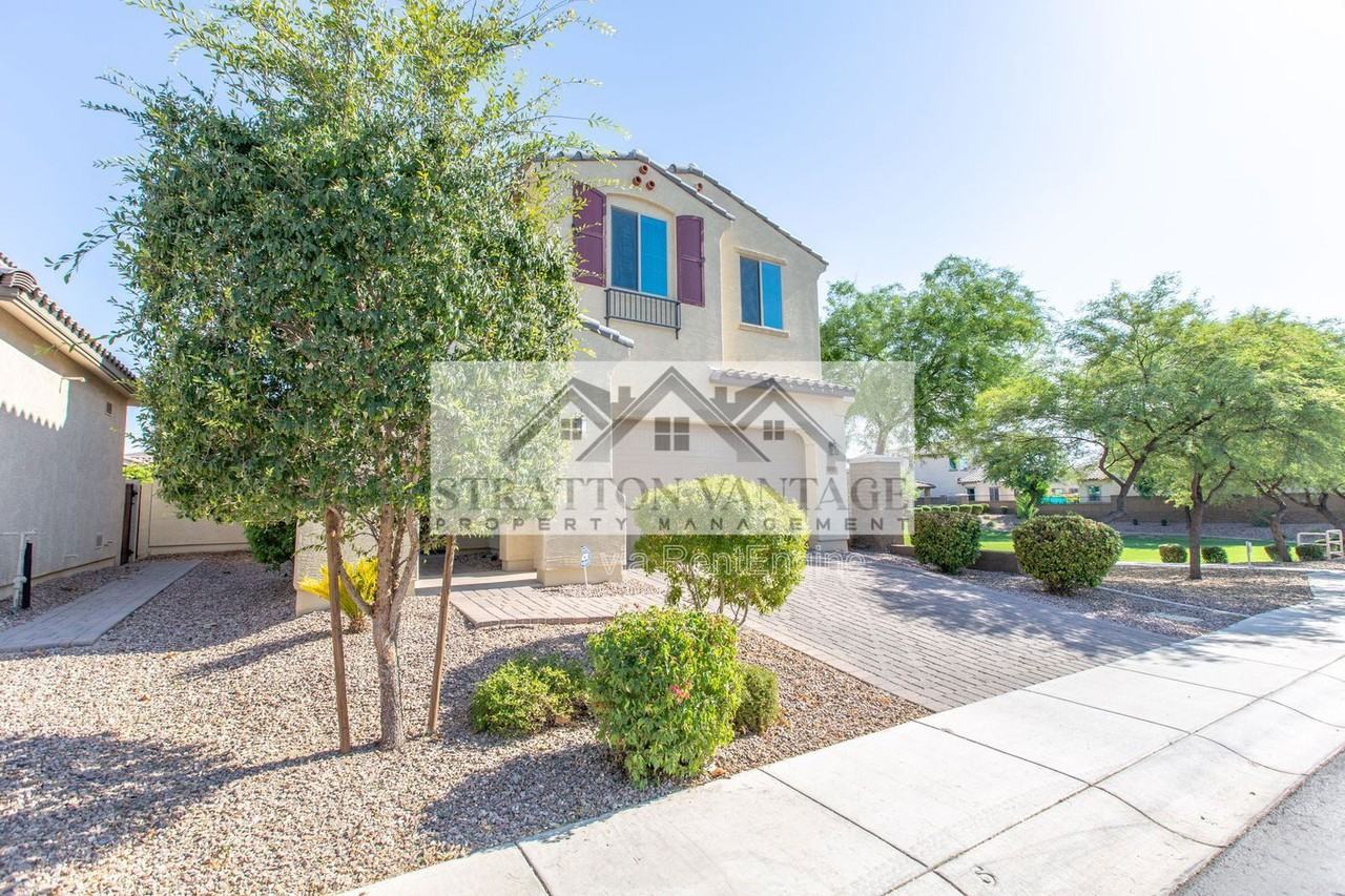 2883 E Ebony Dr - Photo 3 of 50