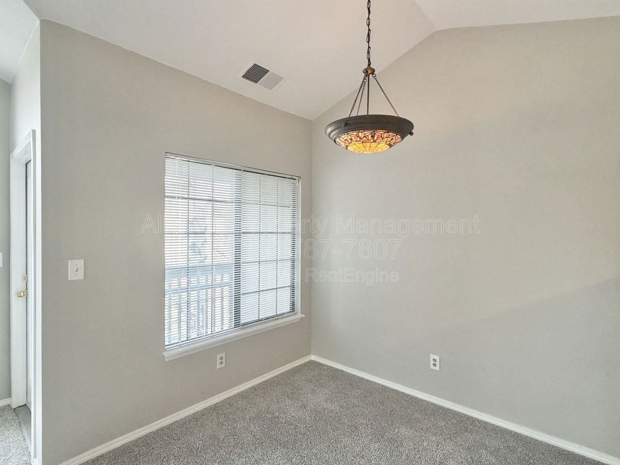 2117 Denton Grv #201 - Photo 5 of 20