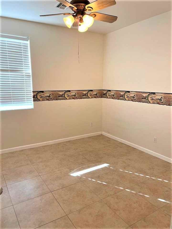 230 N 174th Dr - Photo 7 of 18