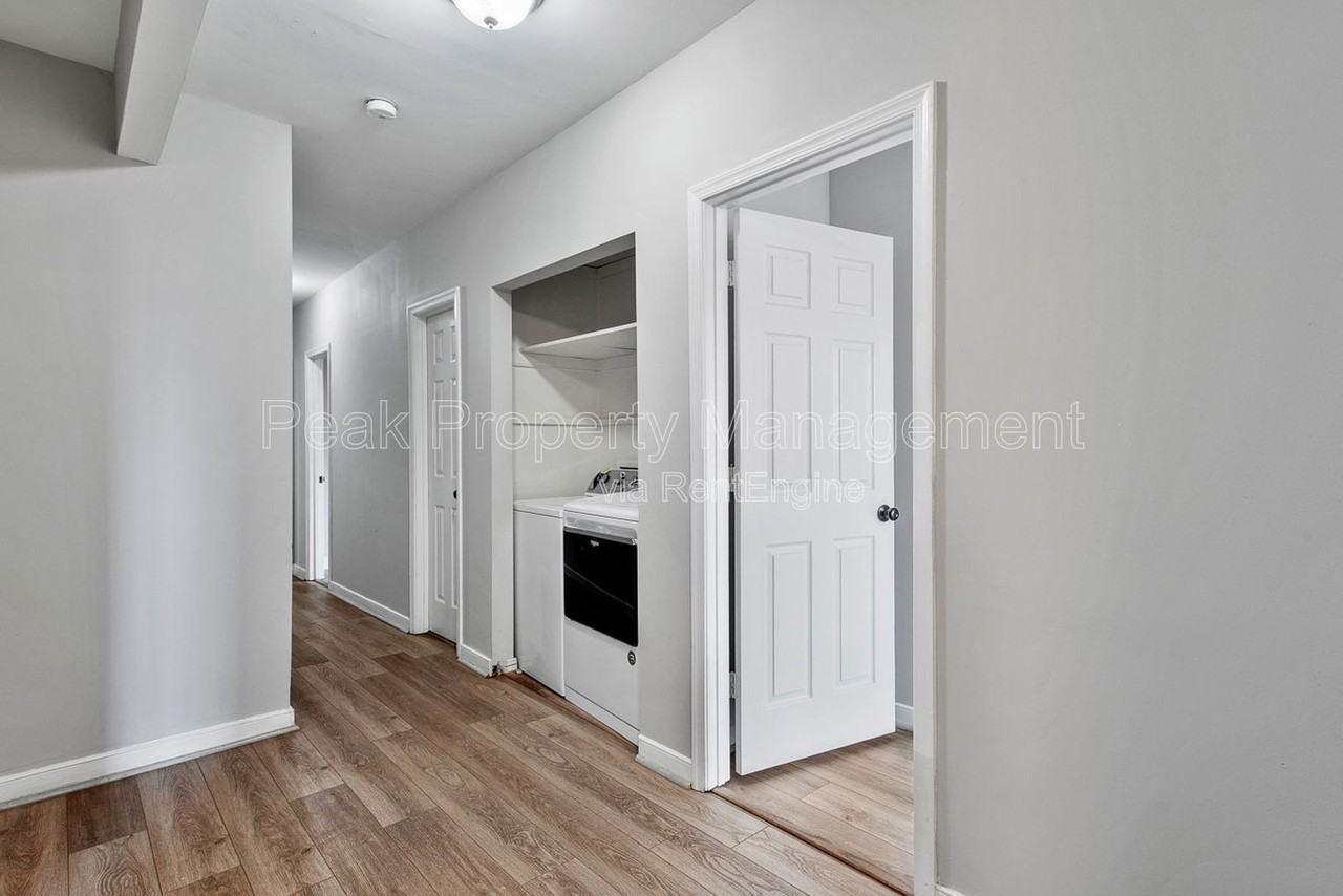 612 N 32nd St #2 - Photo 6 of 19