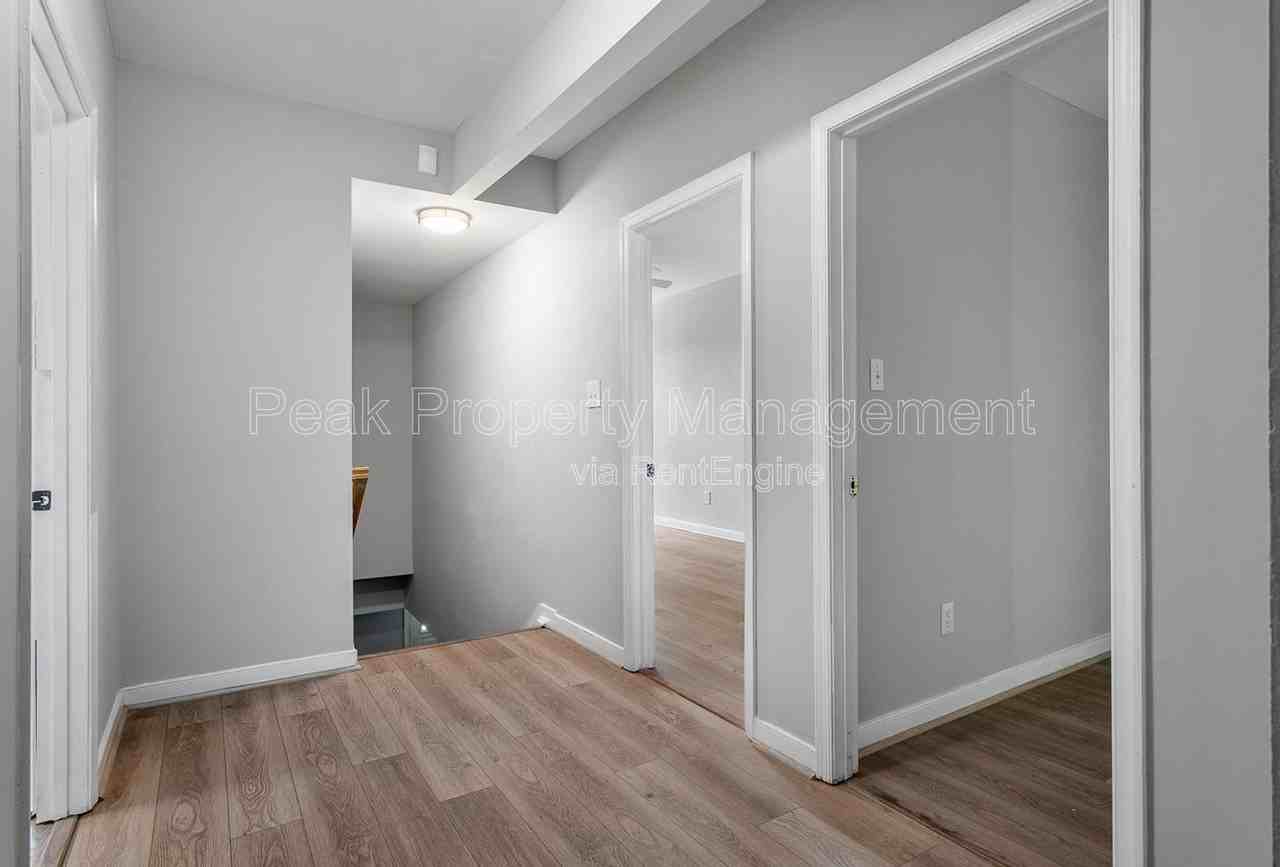 612 N 32nd St #2 - Photo 7 of 19