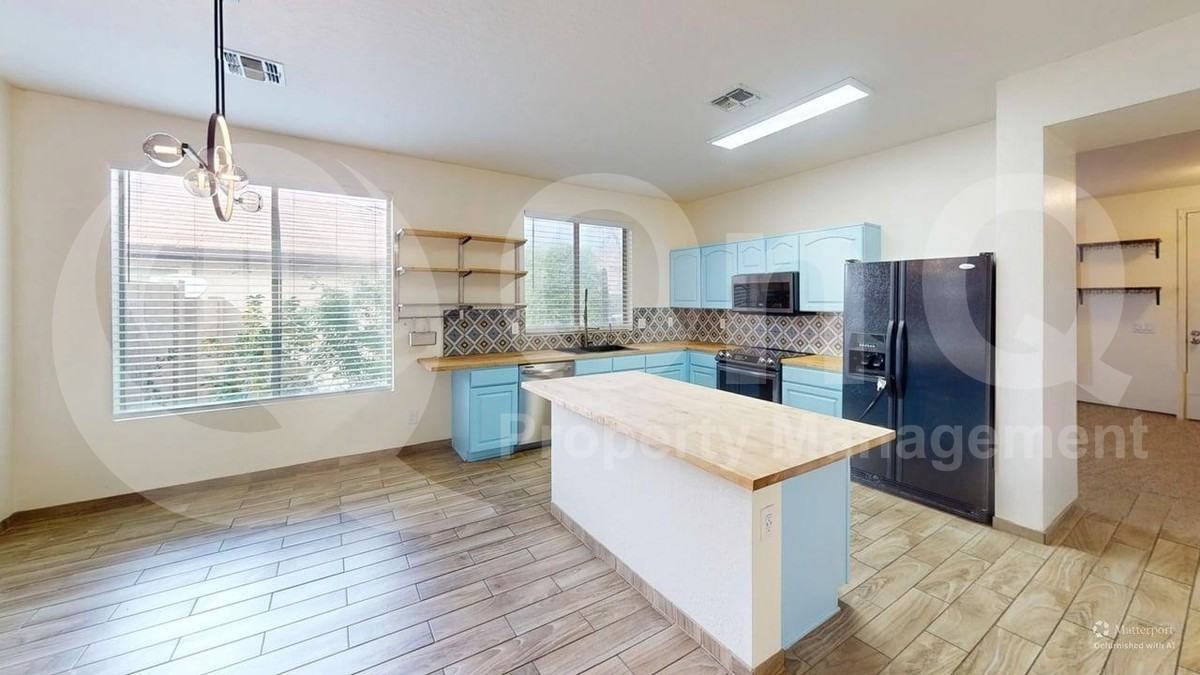 6904 S 30th Ln - Photo 5 of 33