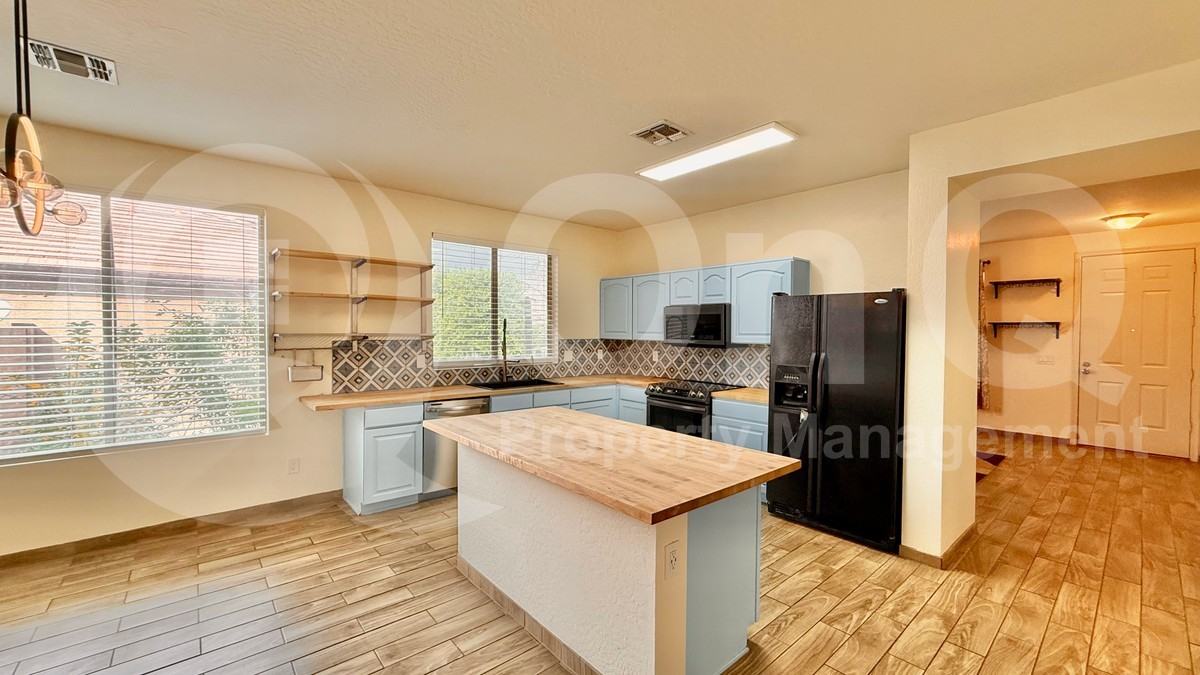 6904 S 30th Ln - Photo 6 of 33