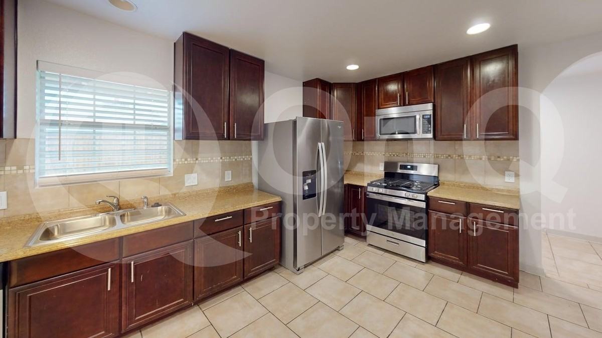 9837 Childress Dr - Photo 4 of 20