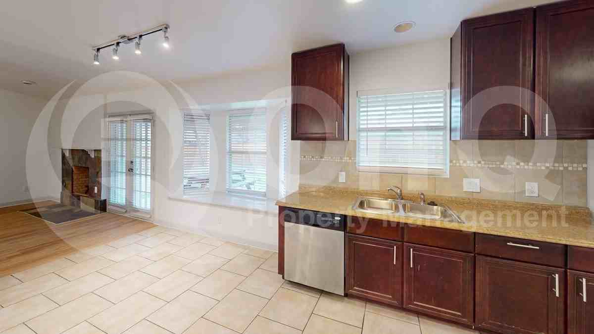 9837 Childress Dr - Photo 5 of 20