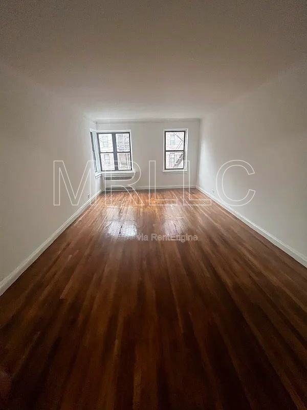 500 W 235th St #2C - Photo 4 of 6