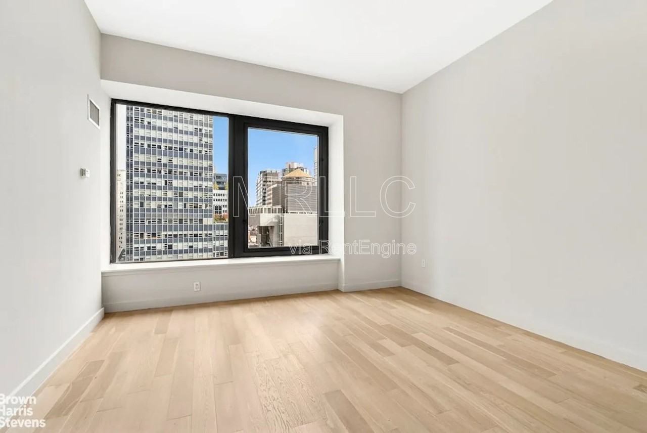 75 Wall St #26M - Photo 6 of 8