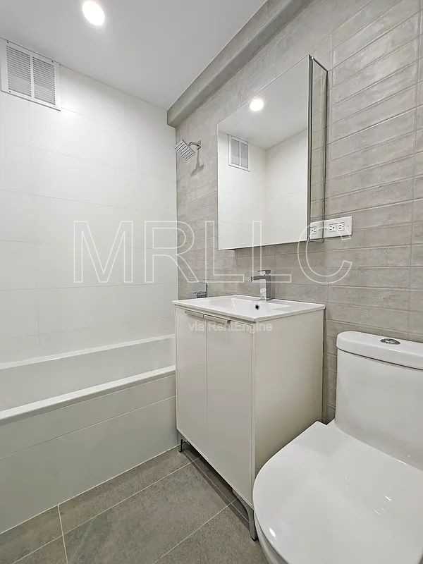 100 Remsen St #3A - Photo 3 of 11