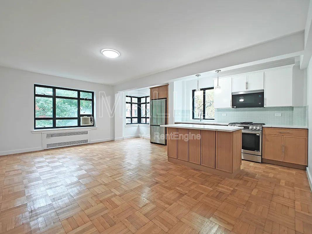 100 Remsen St #3A - Photo 4 of 11