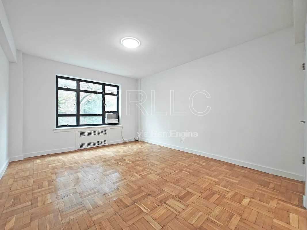 100 Remsen St #3A - Photo 6 of 11