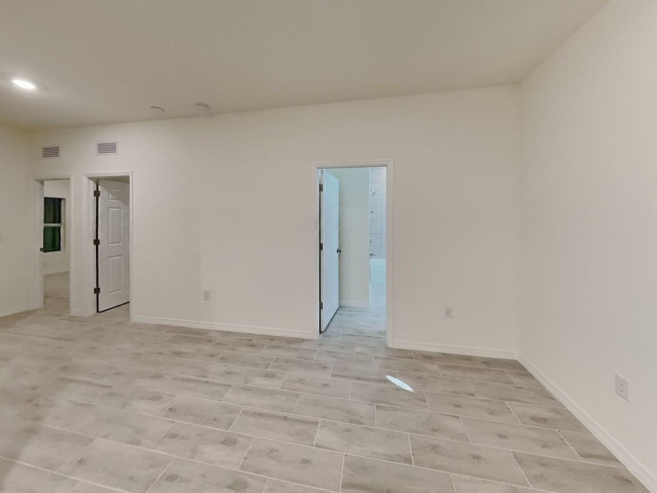 26113 Northern Cross Rd - Photo 2 of 7