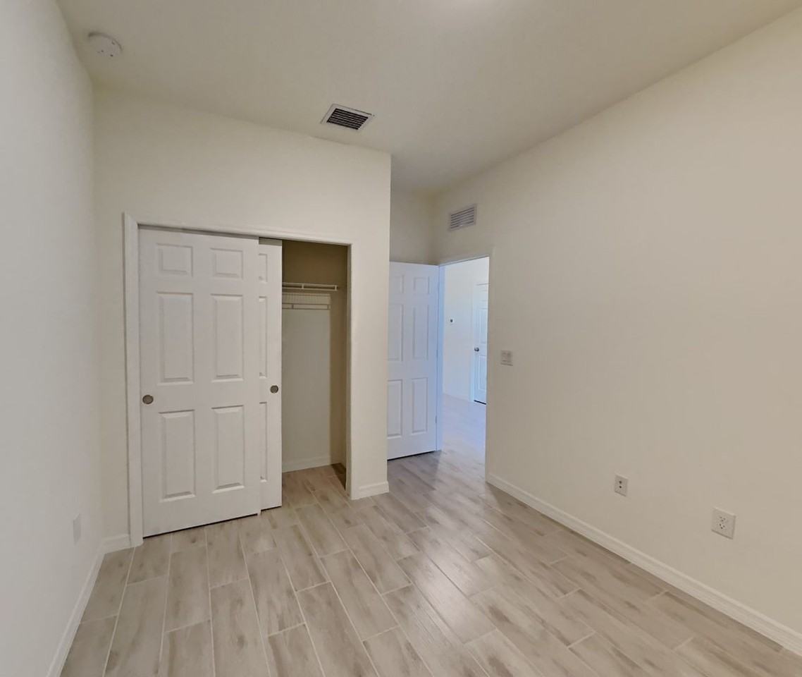 26113 Northern Cross Rd - Photo 4 of 7