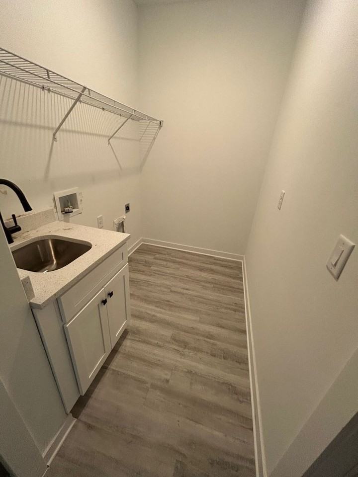 12232 Newgate Ave - Photo 5 of 23