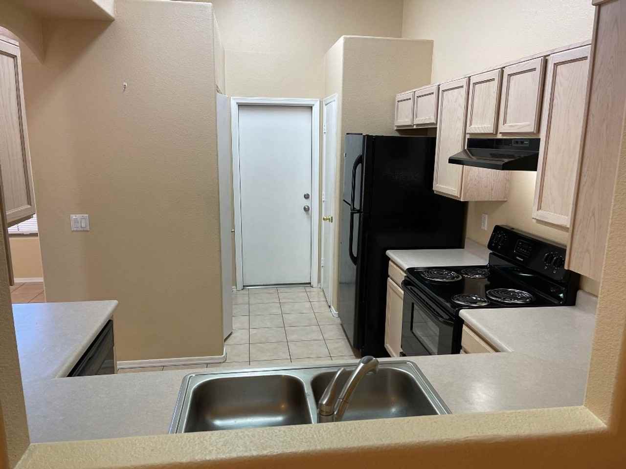 13225 W Desert Ln - Photo 4 of 12