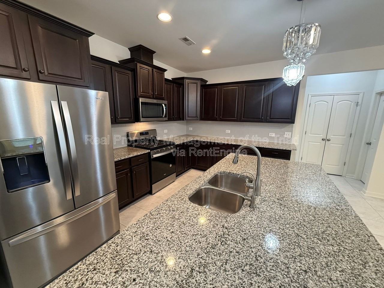 4670 Wesmar Ct - Photo 3 of 26