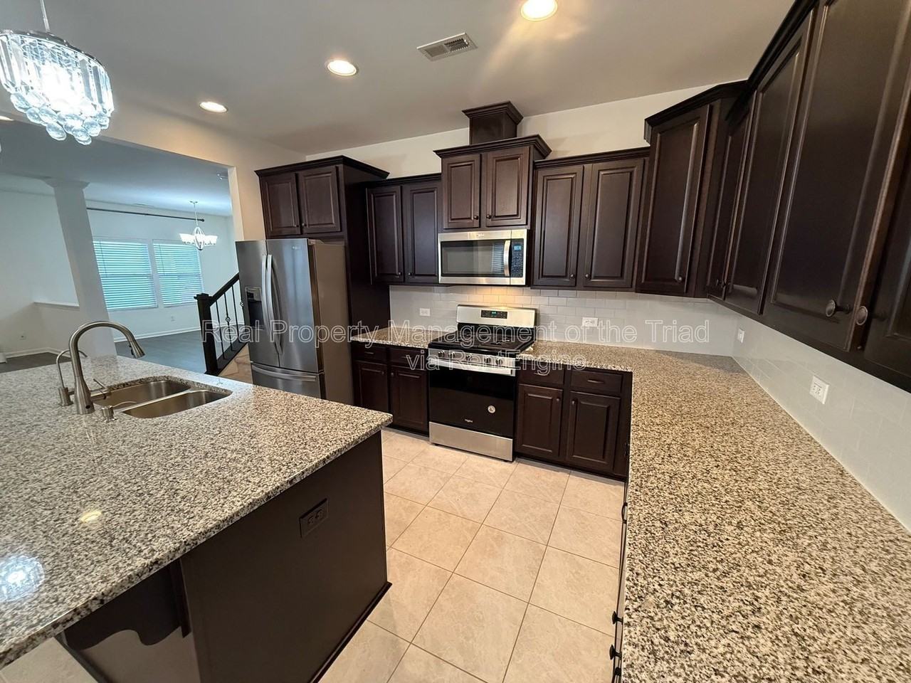 4670 Wesmar Ct - Photo 6 of 26