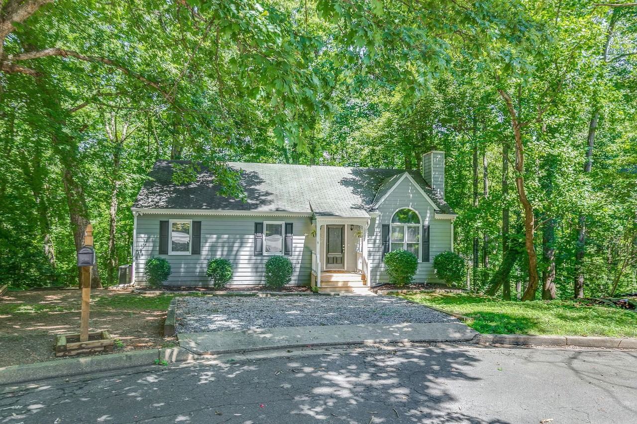 2290 Greenfield Dr - Photo 2 of 28