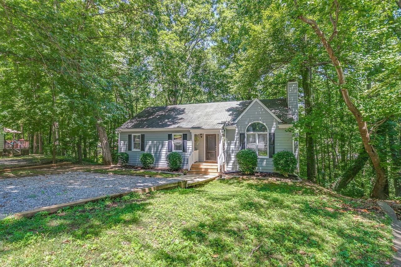 2290 Greenfield Dr - Photo 3 of 28