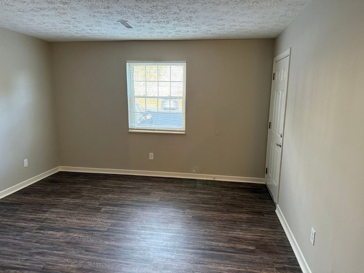 8721 Gleason Dr #B - Photo 3 of 18