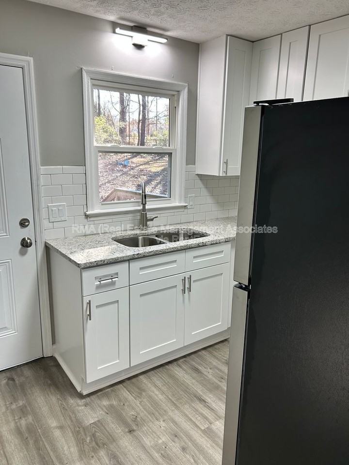 12A Lisa Ln - Photo 3 of 9